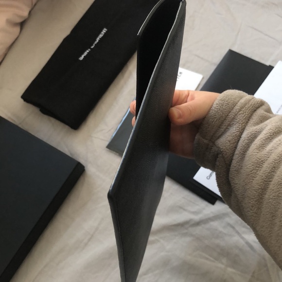 SOLD YSL Uptown Pouch pebbled leather black with gold hardware - Picture 4 of 7